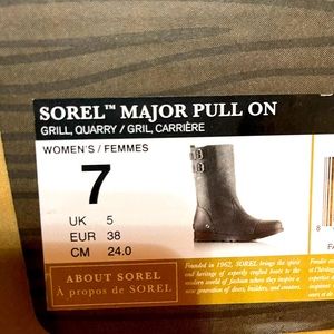 Sorel pull on boots. Black. Size 7